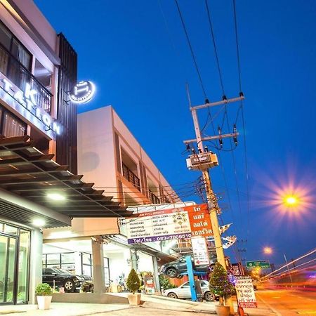 Hotel K Station Pattaya Extérieur photo